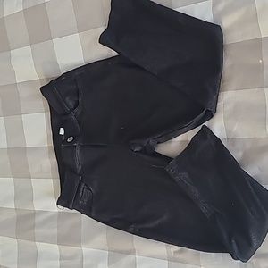 Black super stretch fitted crop pants! Soft! Size Medium.